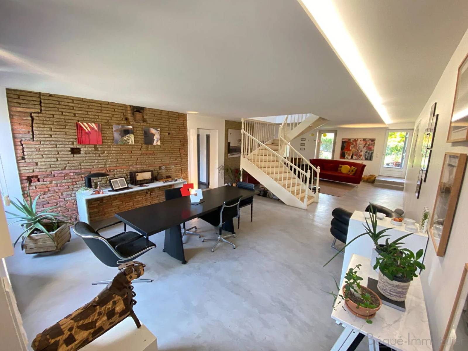 Pibrac ouest Toulouse. Magnifique maison de village rénovée avec gout alliant le charme de l'ancien et le confort de la modernité. Ouest Toulouse Occitanie Haute Garonne