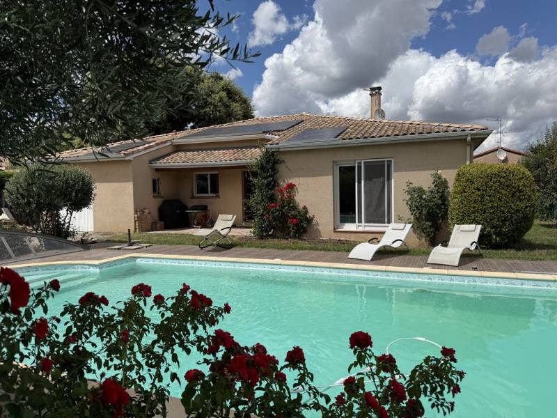 espace détente avec piscine