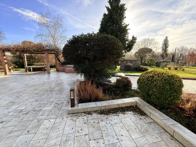 LEGUEVIN Maison d'architecte d'exception , au calme avec piscine