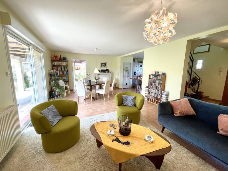 Plaisance du Touch  Maison familiale de 145 m² avec 5 chambres dans quartier calme et résidentiel sur terrain clos et arboré de 640 m²