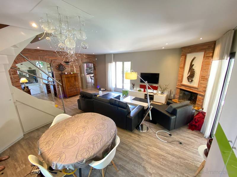  grand séjour de 40 m² avec cheminée 