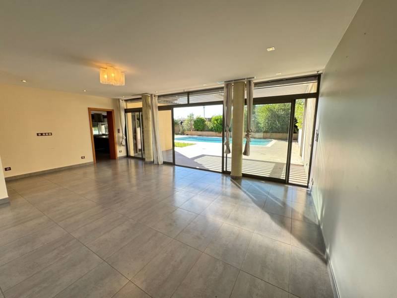 L'ISLE JOURDAIN Villa contemporaine 6 pièces env. 290 m² habitables