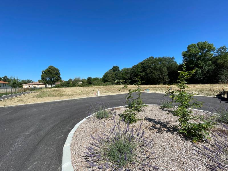 A 5mn de Fontenilles et non loin de la ville de Saint Lys 