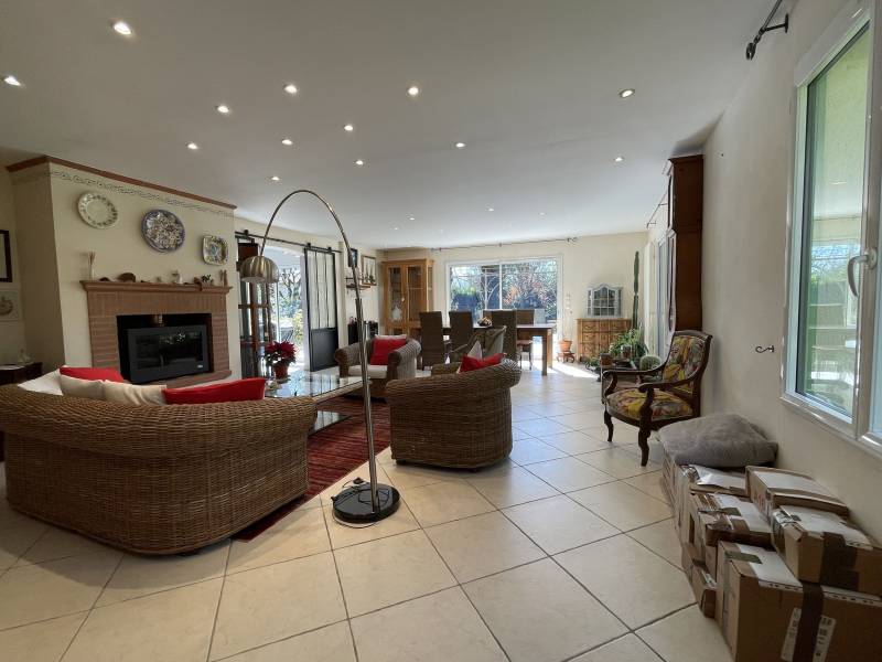 Brax en coeur de village somptueuse villa