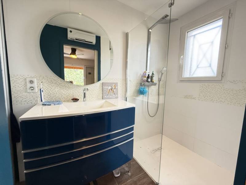 En impasse Leguevin proche Pibrac maison de plain-pied de 130 m² habitables sur  plus de 1000 m² de jardin avec piscine