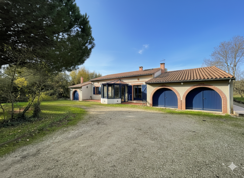 charmante maison sur magnifique parc arboré