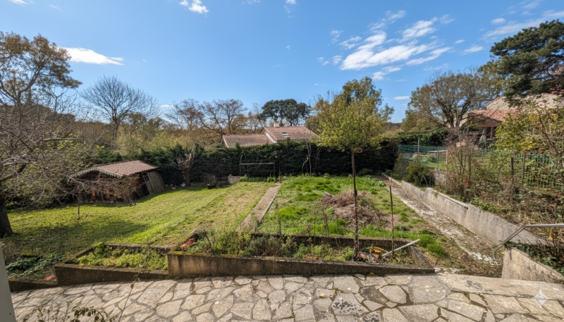 Pibrac Maison de plain pied avec beaux volumes, fort potentiel, grand terrain avec piscine quartier prisé ouest Toulouse Occitanie