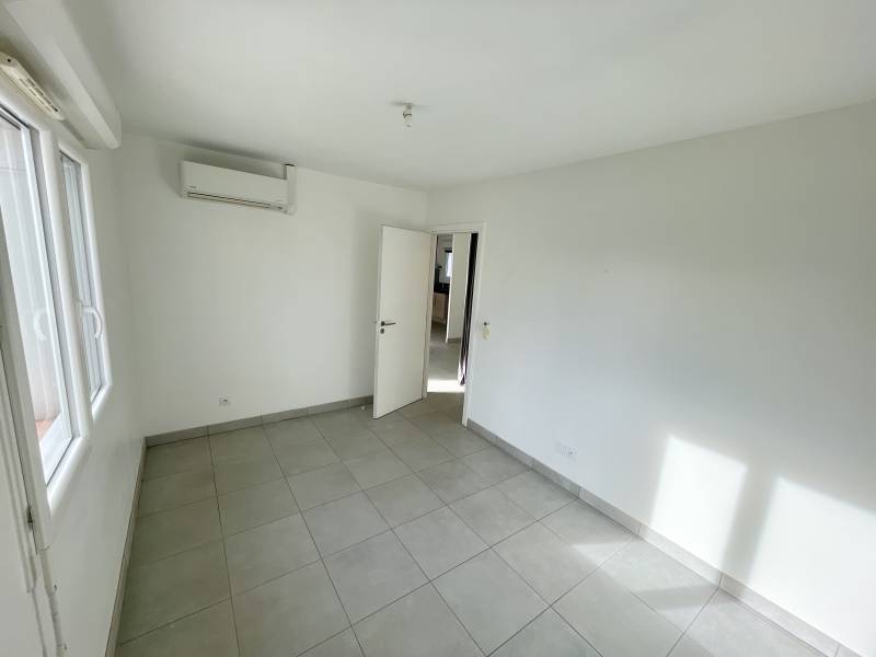 Pibrac RARE EXCLUSIVITE !  maison récente T4 de plain pied avec garage sur terrain d'environ 440 m² excellente performance énergétique.