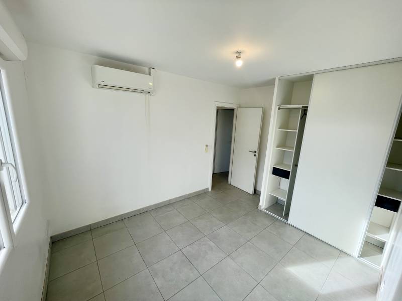 Pibrac RARE EXCLUSIVITE !  maison récente T4 de plain pied avec garage sur terrain d'environ 440 m² excellente performance énergétique.