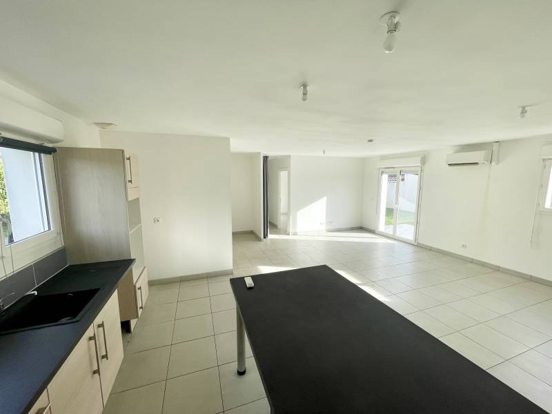 Pibrac RARE EXCLUSIVITE !  maison récente T4 de plain pied avec garage sur terrain d'environ 440 m² excellente performance énergétique.