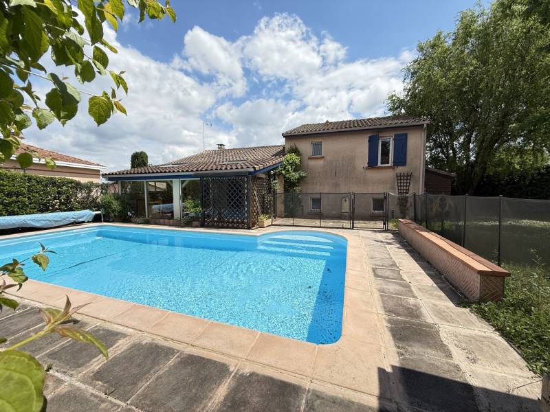 Mondonville en impasse Jolie maison de plain-pied implantée sur un jardin de 800 m² avec piscine