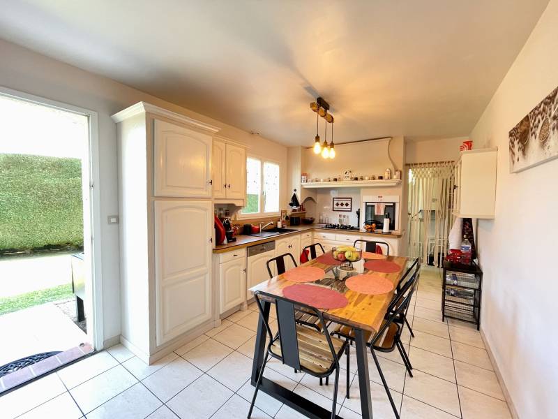 Maison familiale au centre de Brax avec piscine proche commerces