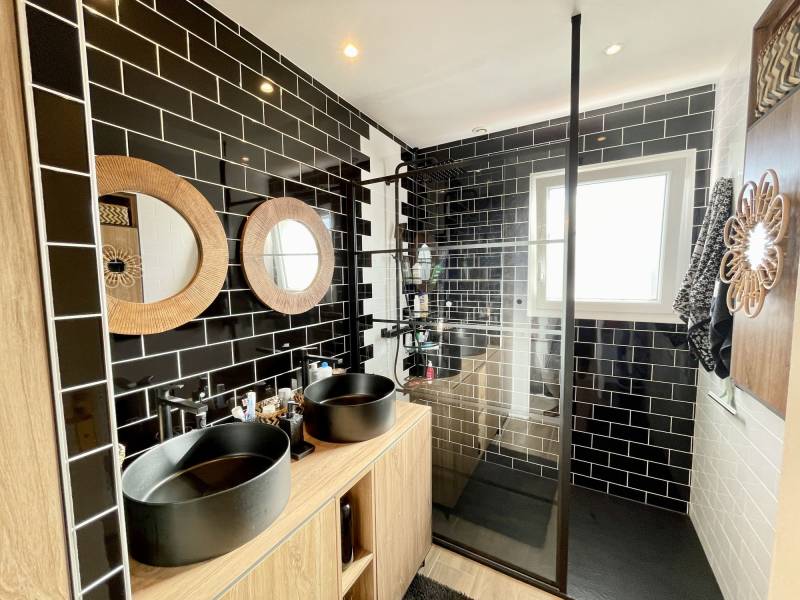 Maison familiale au centre de Brax avec piscine proche commerces