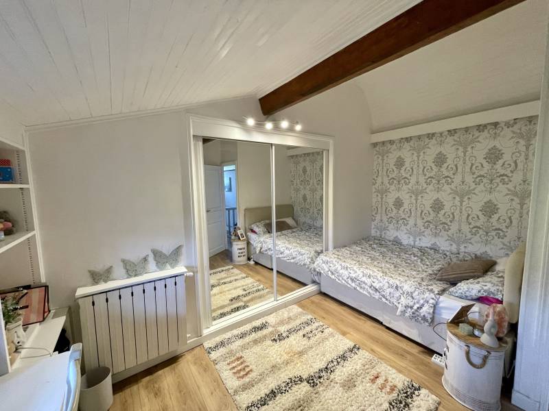 Autre chambre avec placard 