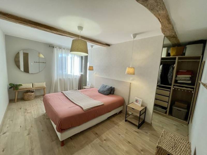 Grande chambre lumineuse 