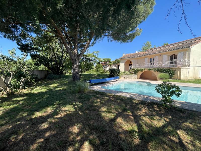 Belle villa avec grand terrain