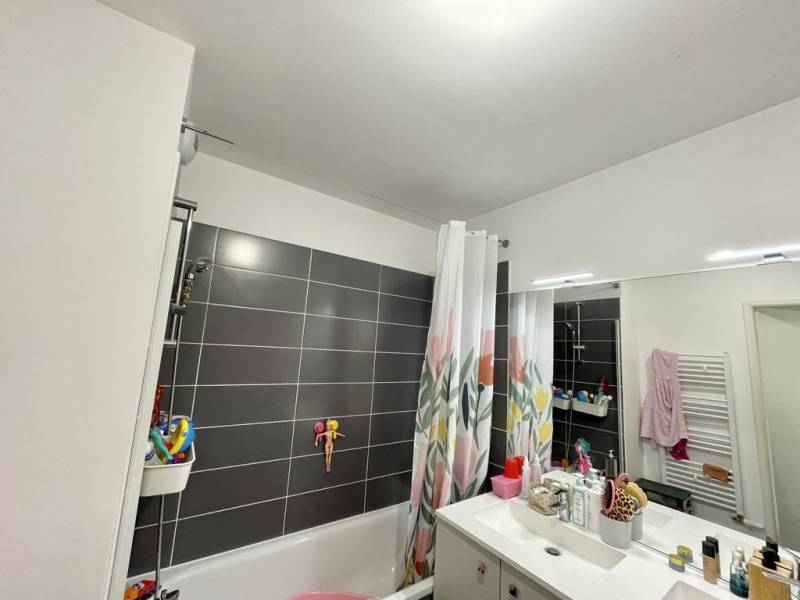 Grande salle de bain à Tournefeuille