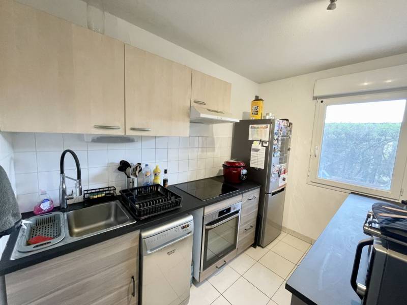 Cuisine lumineuse équipée 