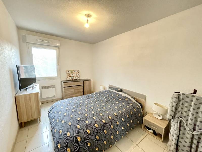 chambre moderne avec placard 