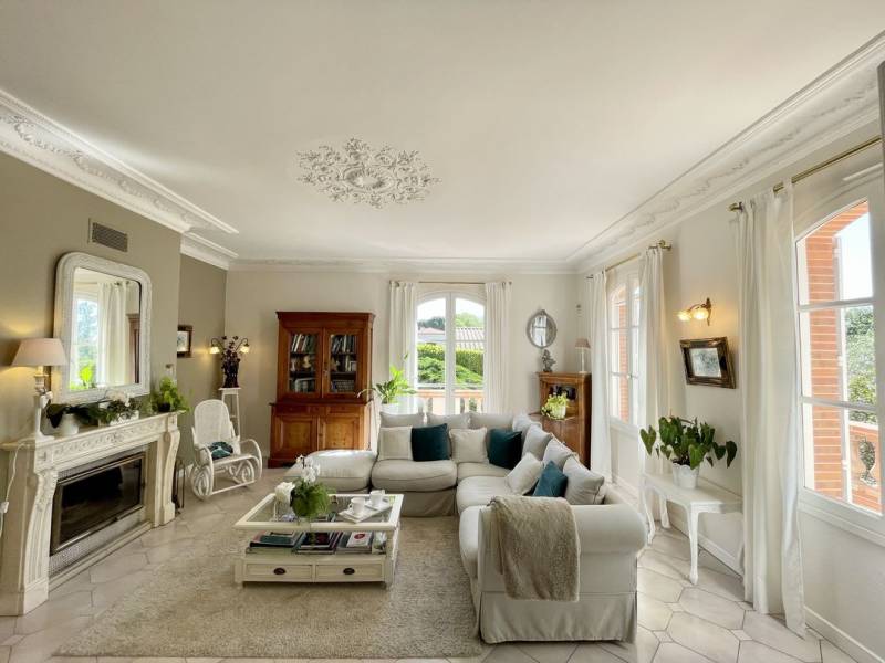 Salon avec cheminée