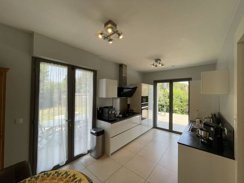 Léguevin Maison de plain-pied 130 m²  entièrement rénovée sur parcelle arborée 1400 m² en fond d'impasse  ouest Toulouse