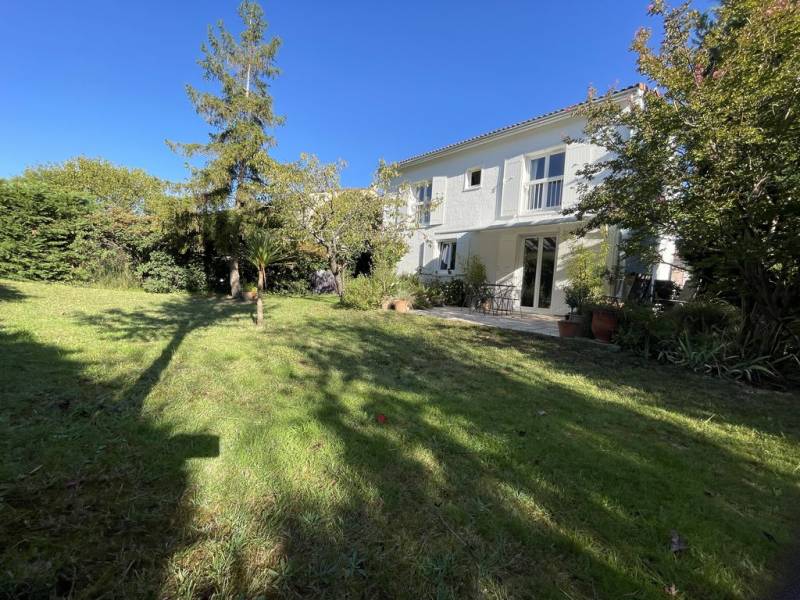 Pibrac ouest Toulouse  Maison au calme dans le centre