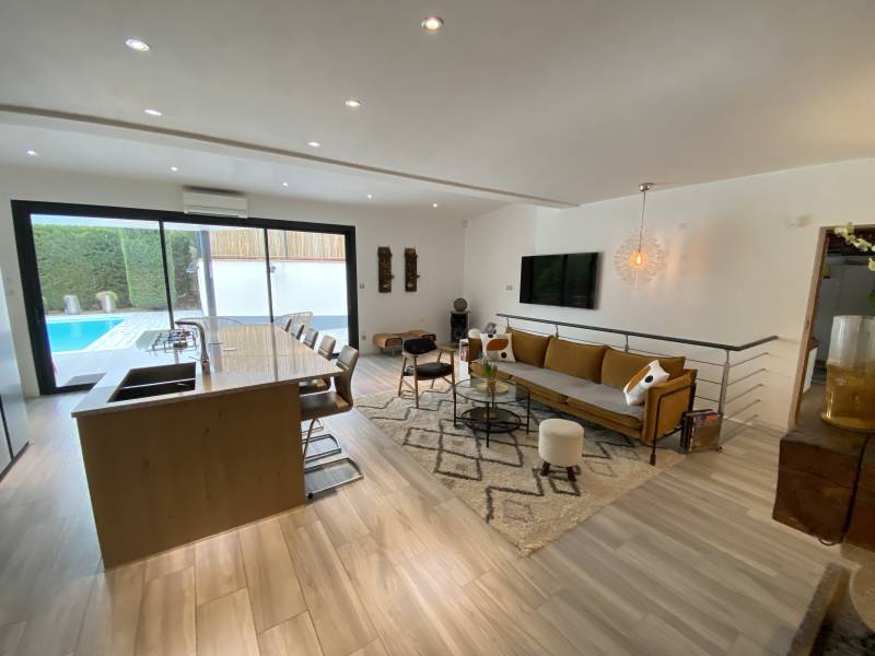 Espace salon très lumineux 