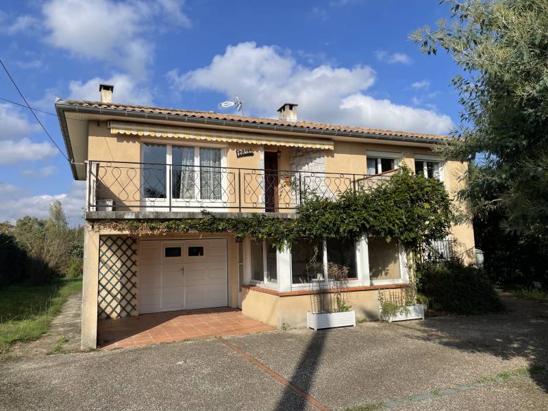 Leguevin maison proche centre du village