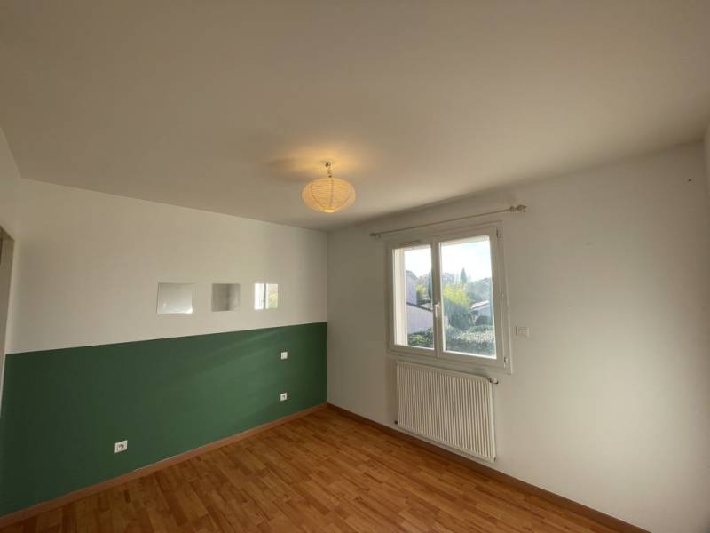 Pibrac Chaleureuse maison 115 m² sur jardin intime. Vous n'avez plus qu'à poser vos valises.