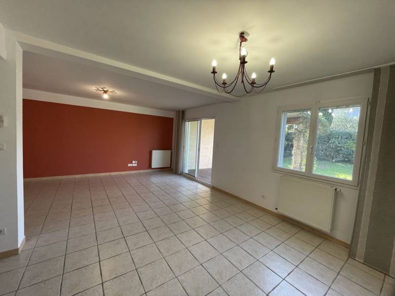 Pibrac Chaleureuse maison 115 m² sur jardin intime. Vous n'avez plus qu'à poser vos valises.