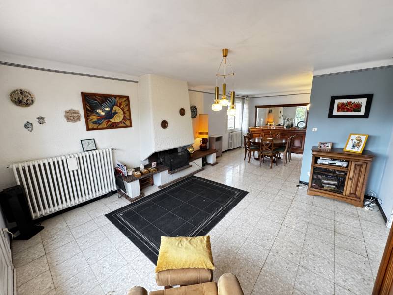 LEGUEVIN proche centre maison à rénover sur une grande parcelle divisible