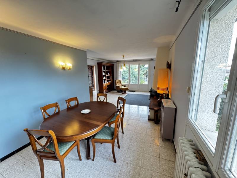 LEGUEVIN proche centre maison à rénover sur une grande parcelle divisible