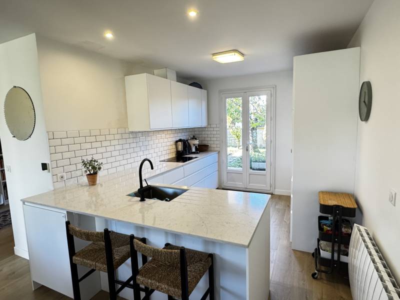 PIBRAC Maison de plain pied avec piscine proche des écoles du Bois de la Barthe à pied