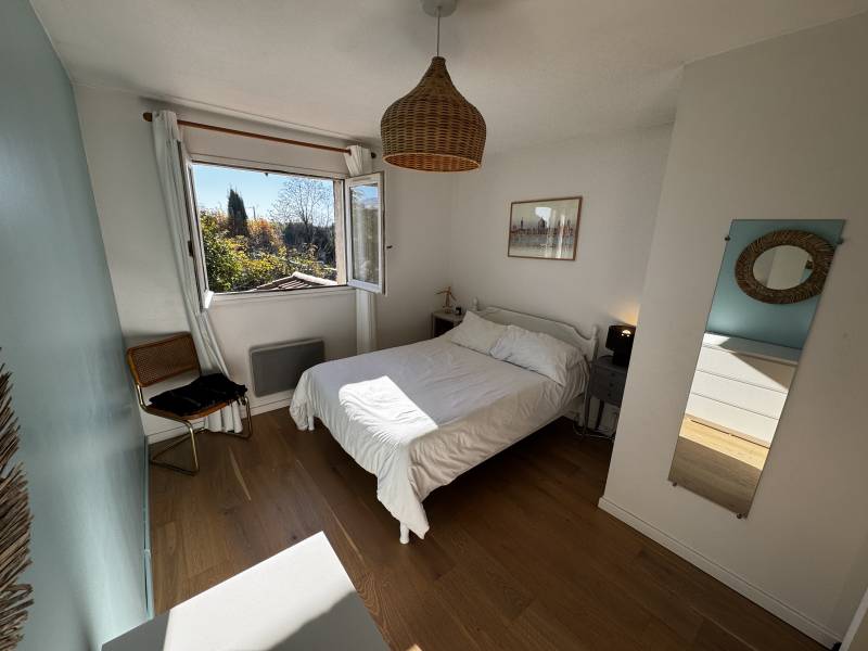 PIBRAC Maison de plain pied avec piscine proche des écoles du Bois de la Barthe à pied