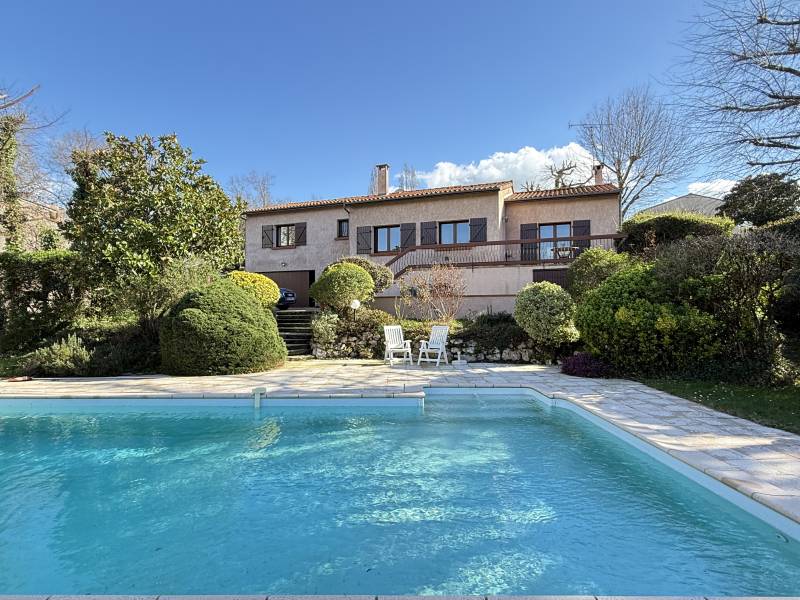 Exclusivité Pibrac secteur recherché au calme  maison T6 sur magnifique terrain boisé avec piscine