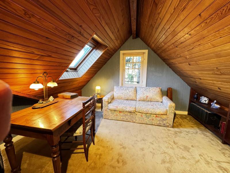 Pièce à l'étage de la maison 