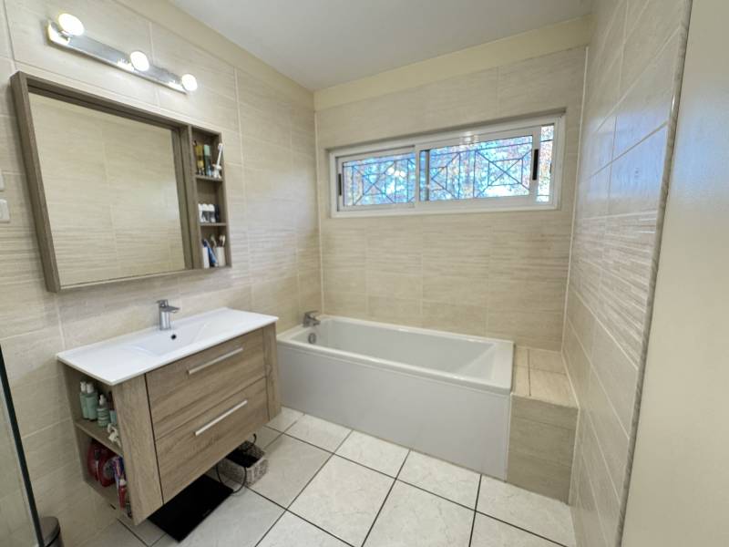 LEGUEVIN Maison de plain pied sur parcelle env. 2000 m² avec piscine