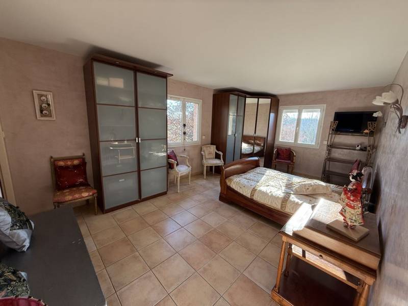 Exclusivité Pibrac Grande maison de plus de 165 m²  avec potentiel dans un environnement boisé de plus de 4000 m².