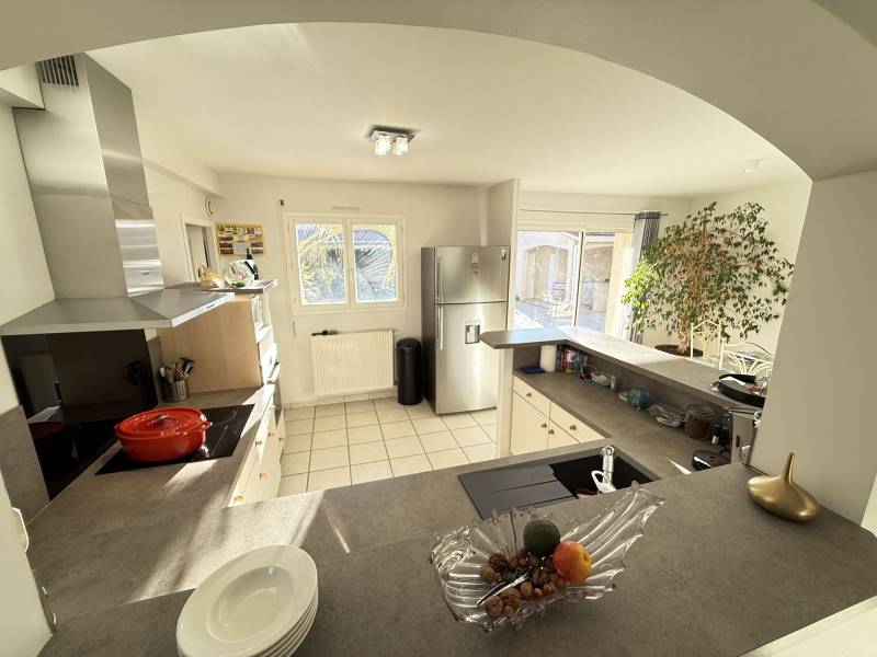 Cuisine ouverte lumineuse 