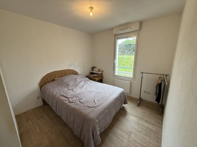 Chambre avec placard 