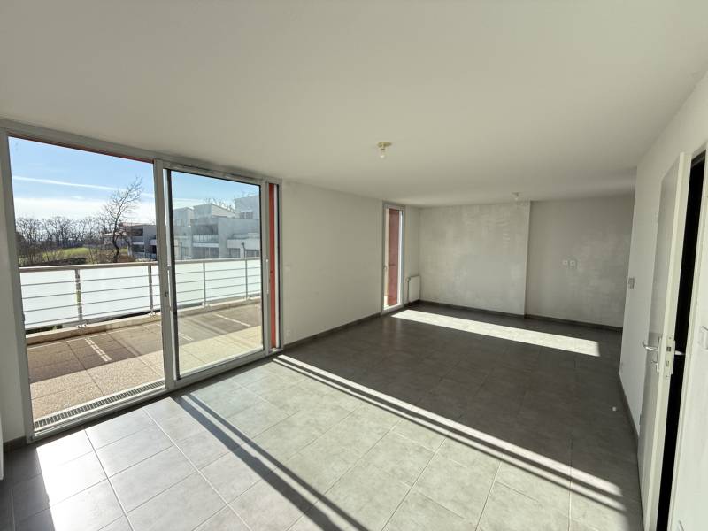 Séjour ouvert et lumineux 