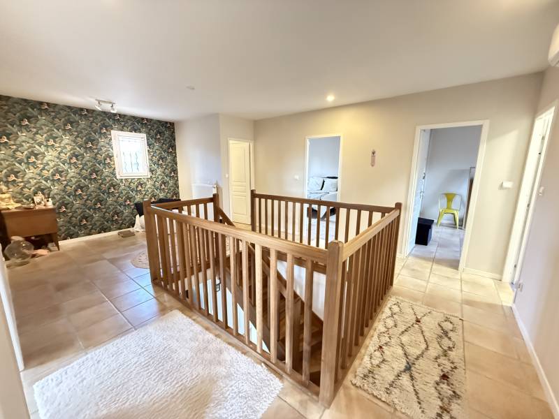 Etage avec accès direct aux chambres 