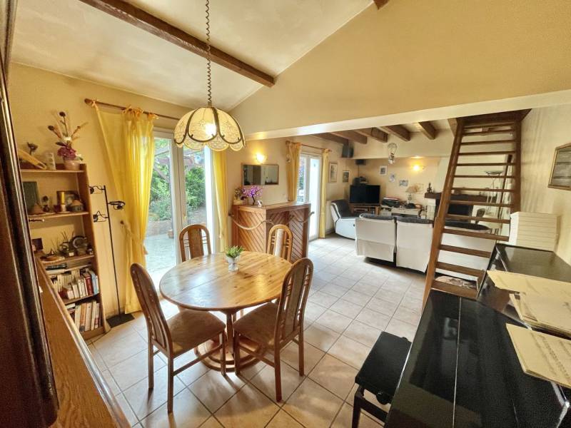 Leguevin Maison  5 pièces au calme proche des commerces