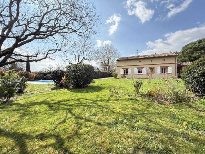 Maison de type Toulousaine proche du centre et de ses commerces, de la gare de Brax et de l'accès à la forêt de Bouconne