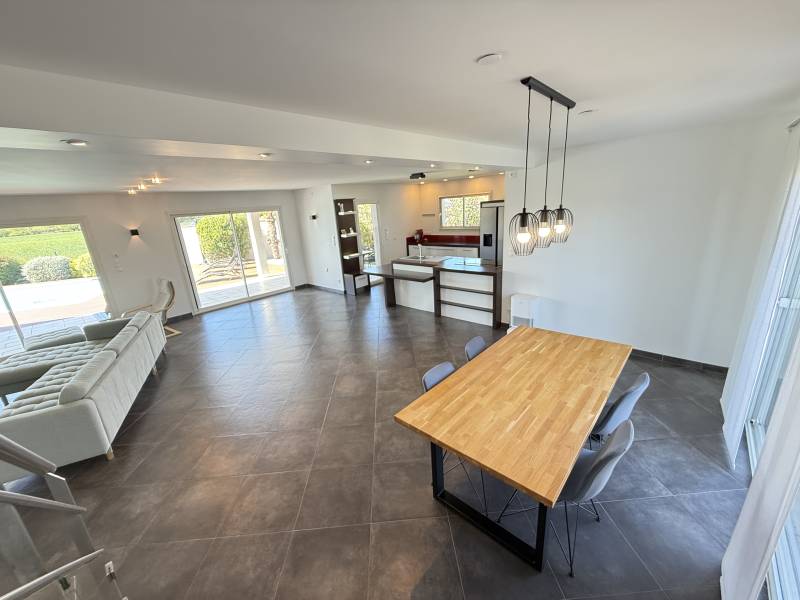 LARGE SEJOUR  POUR CETTE VILLA A PIBRAC