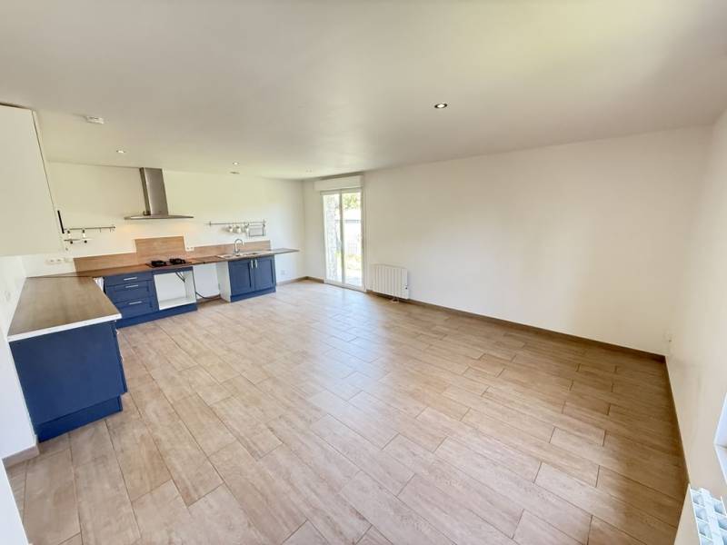 Brax maison de plain pied d'environ 115m² sur 700 m² de terrain proche commerces écoles et gare