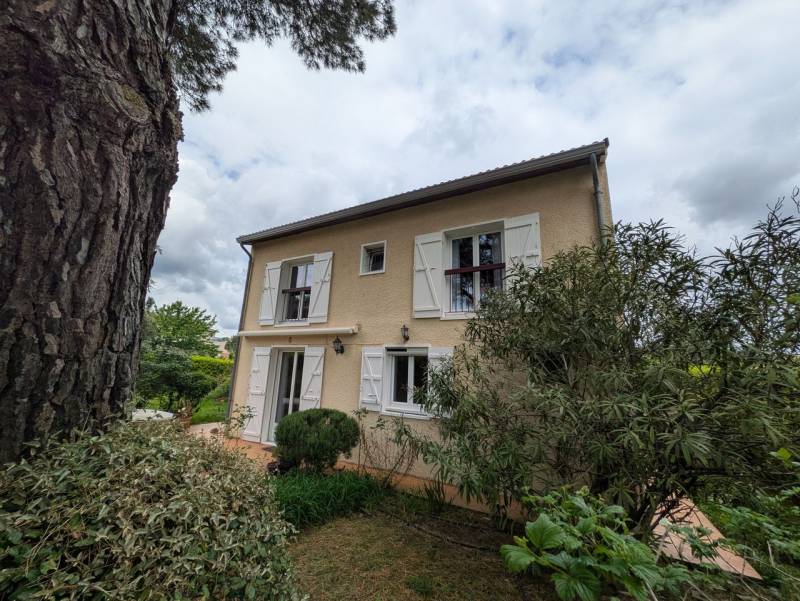 Pibrac Maison située en impasse  dans un quartier calme et résidentiel proche gare  ouest Toulouse