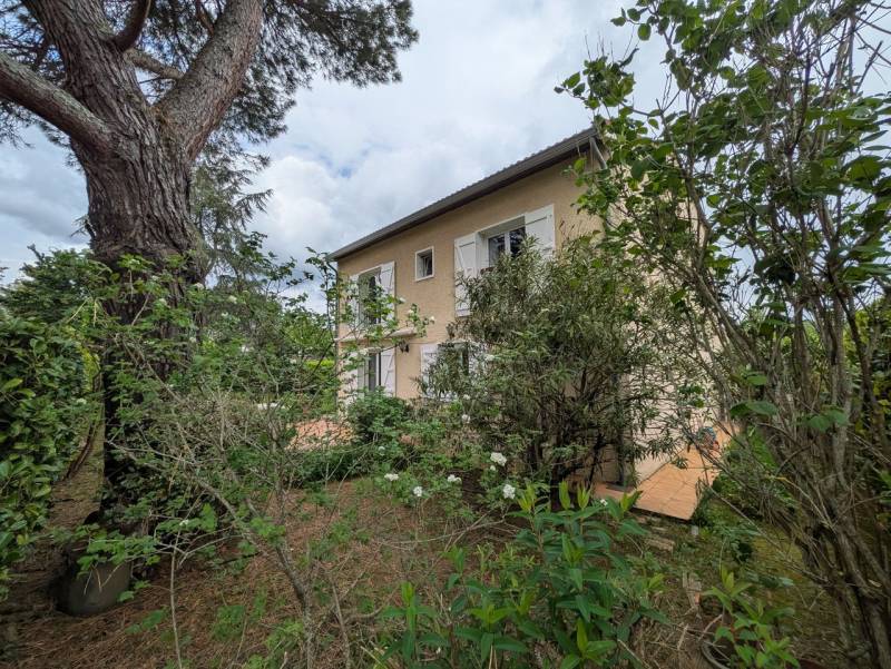 Pibrac Maison située en impasse  dans un quartier calme et résidentiel proche gare  ouest Toulouse