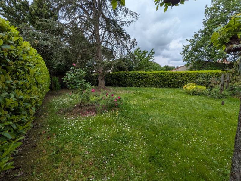 Pibrac Maison située en impasse  dans un quartier calme et résidentiel proche gare  ouest Toulouse