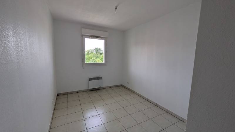 Leguevin Appartement traversant T3  au deuxième et dernier étage Ouest Toulouse Haute Garonne Occitanie